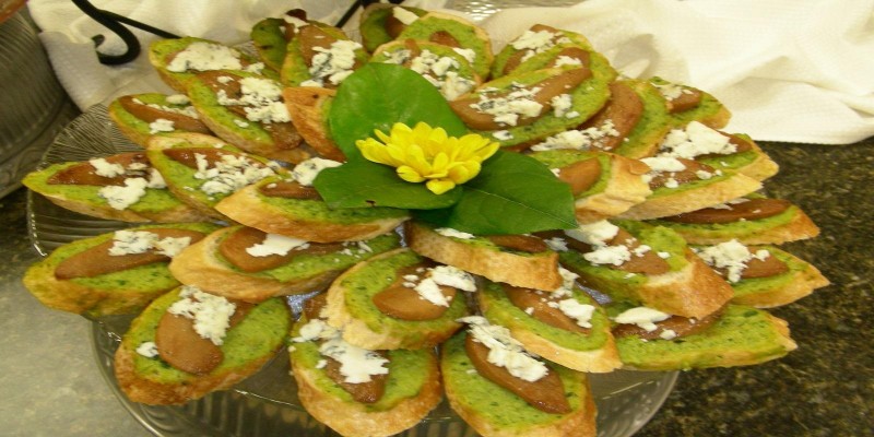CROSTINI DE AVOCADO* E COGUMELOS - Receita